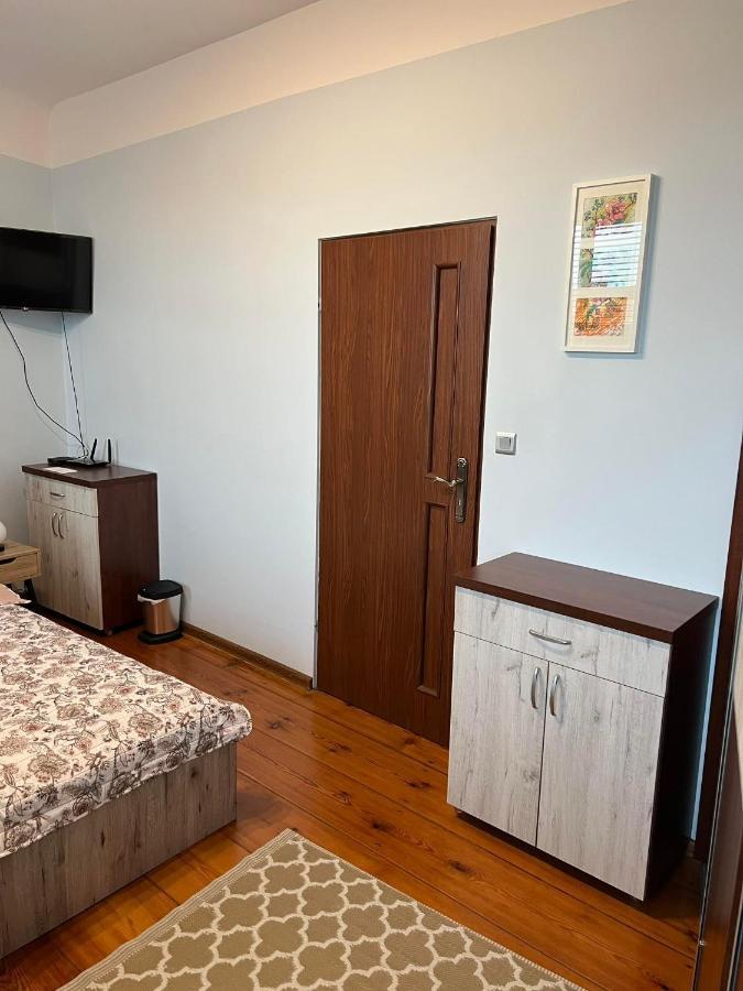 Jednosci Hostel Ζιελόνα Γκόρα Εξωτερικό φωτογραφία